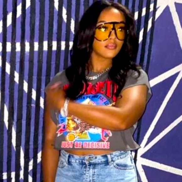 Yellow Oversized One-piece Sunglasses - Picture 4 of 11